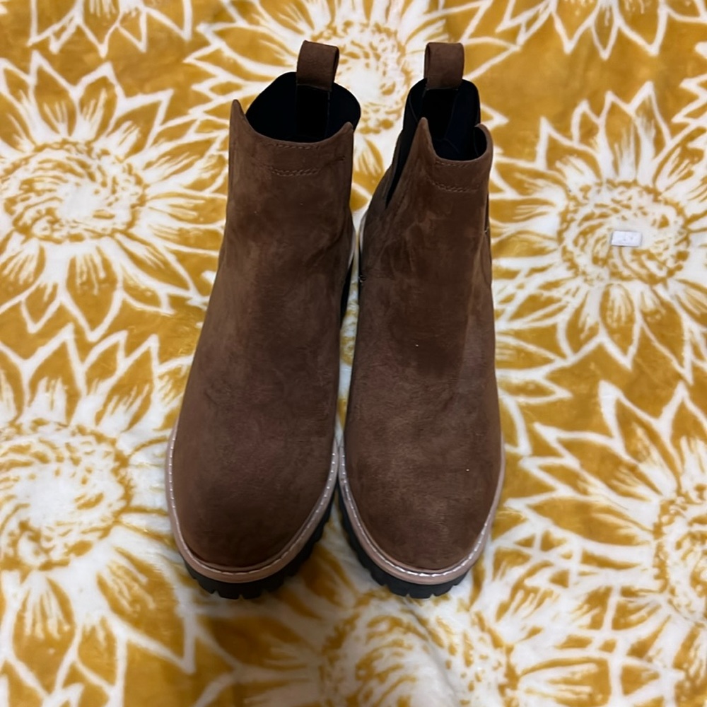 Women’s Boots Size 9 Dolce Vita Cognac Romeo